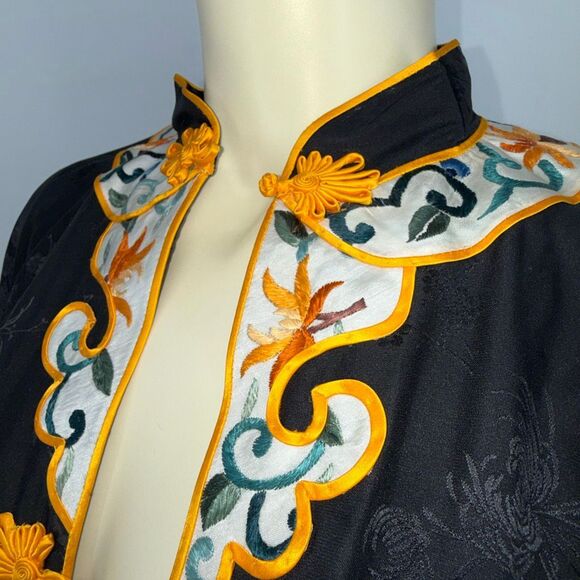 Vintage Jade Lantern Black Silk Embroidered Chinese Robe Duster Coat Floral Trim - Picture 7 of 16